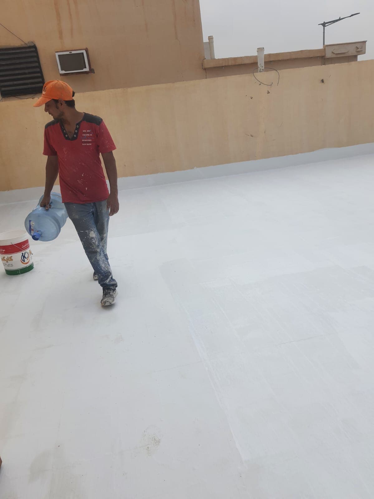 العزل المائي بالرياض: خطوات التنفيذ الهندسية خطوة بخطوة من المعاينة الميدانية للتسليم