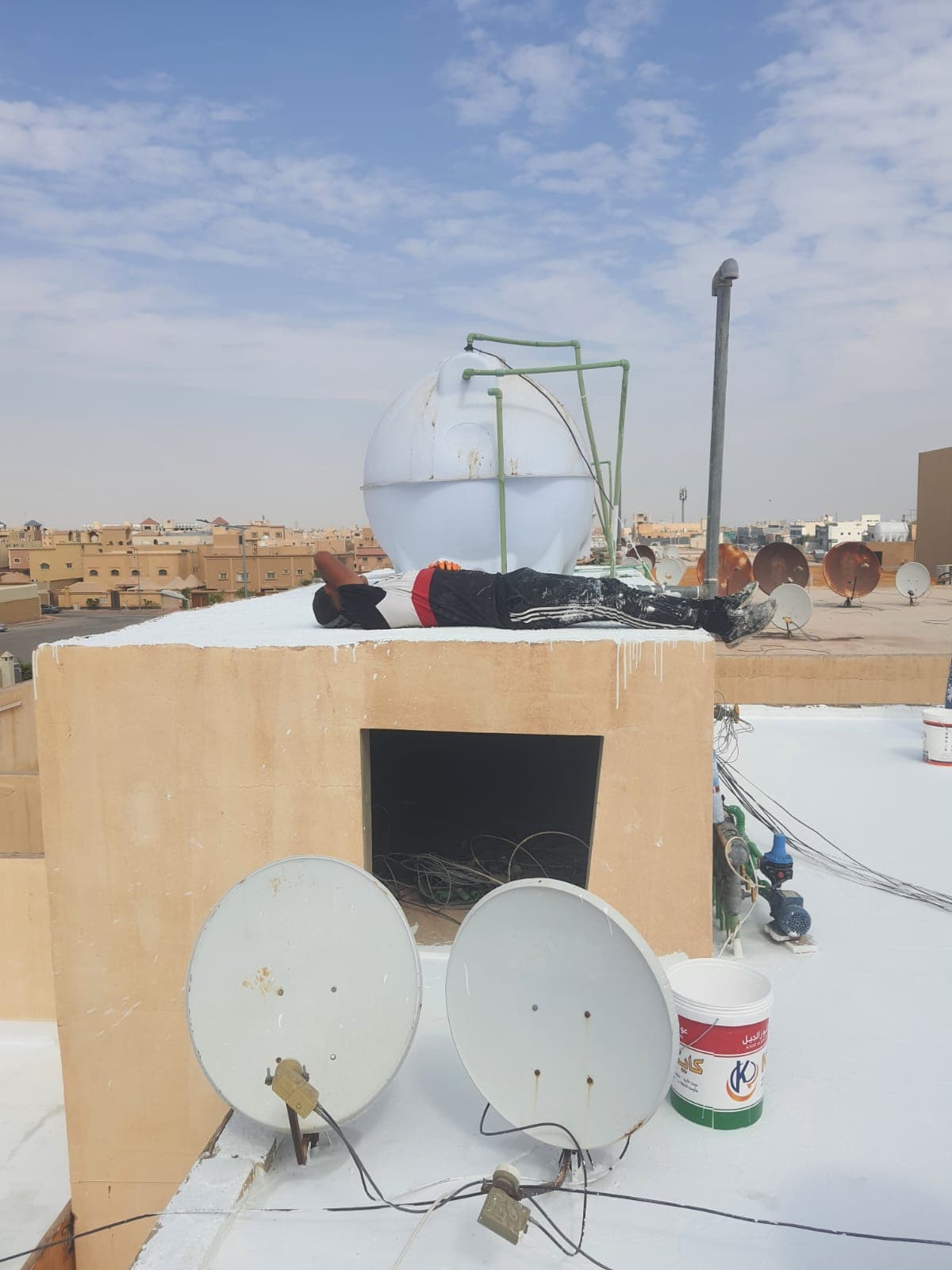 كشف ومعالجة التسربات بالرياض: أهمية الفحص بكاميرات التصوير الحراري FLIR المتقدمة قبل العزل